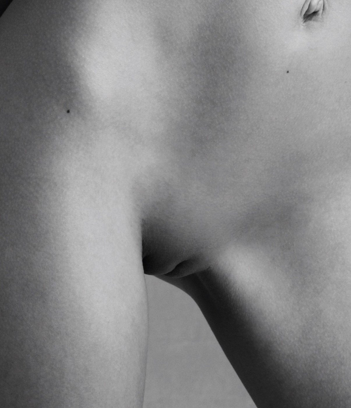Emily Ratajkowski Magazine Cover nude photos