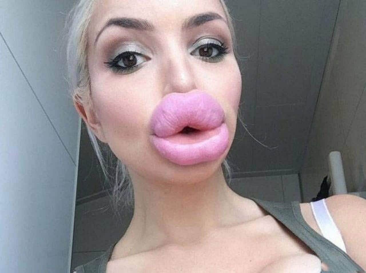 Dick-Sucking Lips