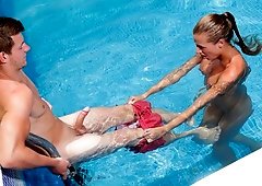 Pepper reccomend cleanman fucks bikini girls public swimming pool