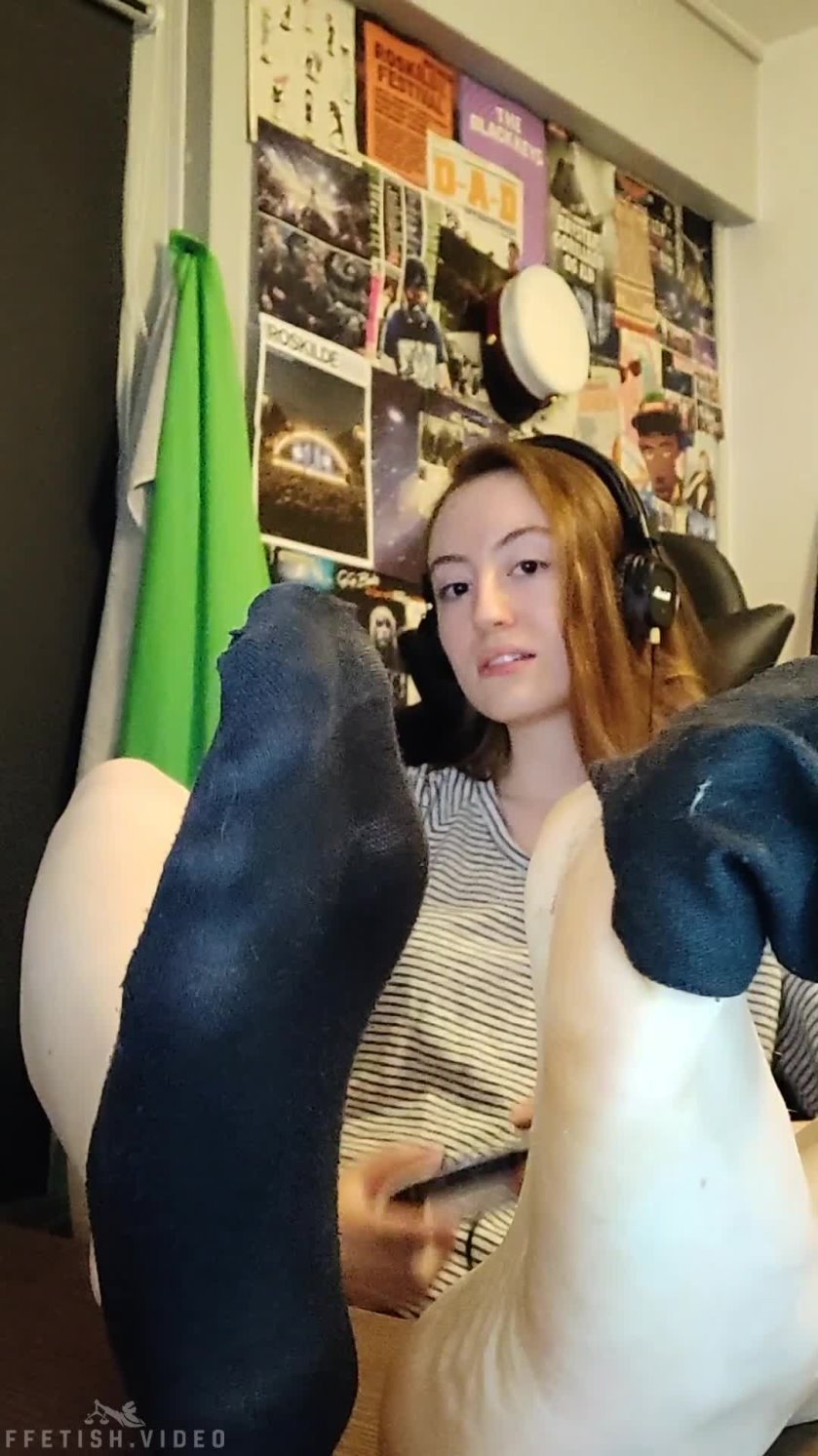 Noodle reccomend thigh high socks smother while gaming